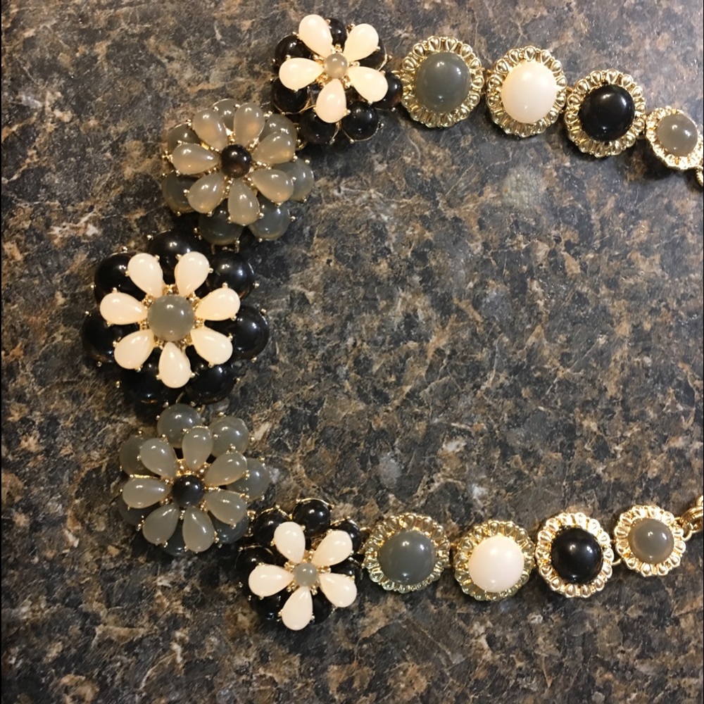 Statement necklace